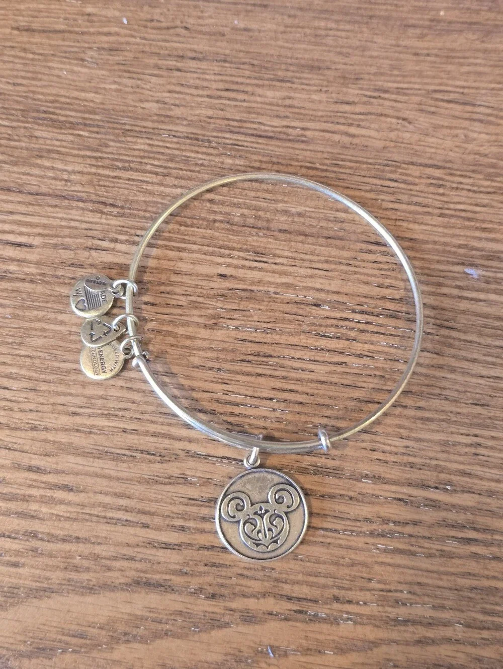 ALEX AND ANI DISNEY MICKY MOUSE CHARM. GUC